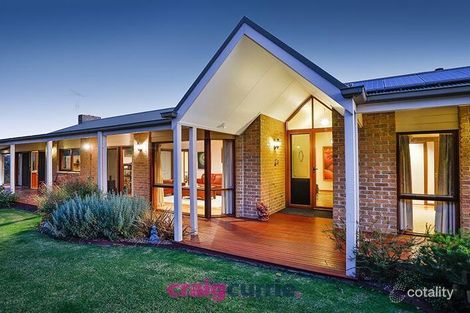 Property photo of 18 Aberdeen Heights Pakenham VIC 3810