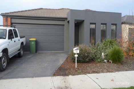 33 Edenbrook Cct, Pakenham, VIC 3810