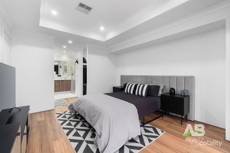 Property photo of 25 Ioppolo Court Sinagra WA 6065