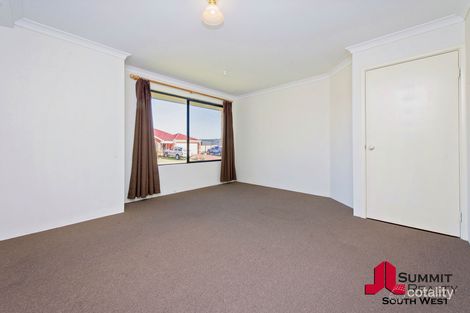 Property photo of 11 Longbow Approach Dalyellup WA 6230