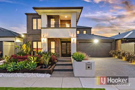 Property photo of 19 Dash Drive Cranbourne East VIC 3977