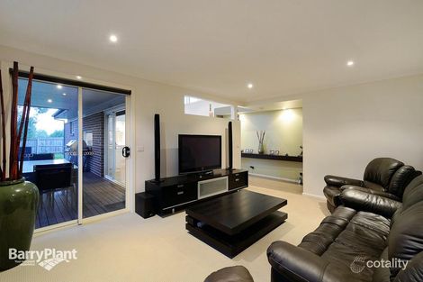 Property photo of 10 Riviera Drive Pakenham VIC 3810