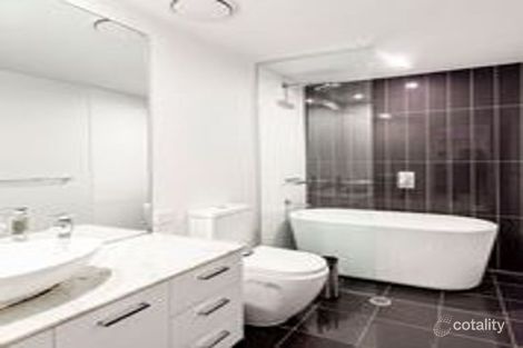 Property photo of 1102/5 Harbour Side Court Biggera Waters QLD 4216