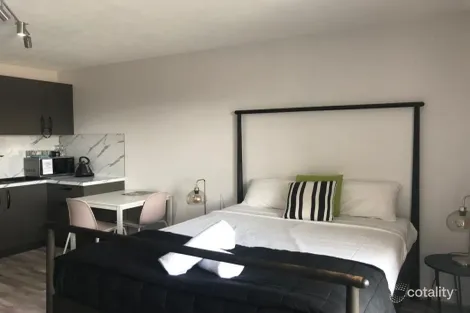 Property photo of 302/2007 Gold Coast Highway Miami QLD 4220