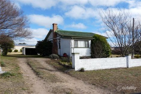 Property photo of 38 Hillcrest Street Stanthorpe QLD 4380