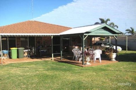 Property photo of 18 Oates Close Usher WA 6230