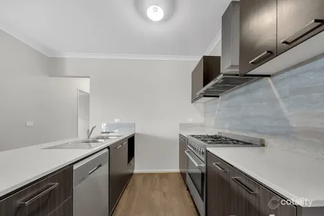 Property photo of 44 Denbigh Loop Mickleham VIC 3064