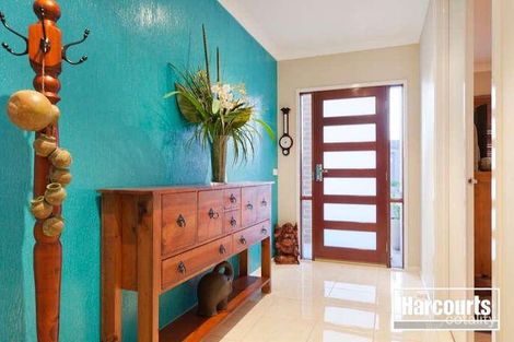 Property photo of 8 Bailey Place Pakenham VIC 3810