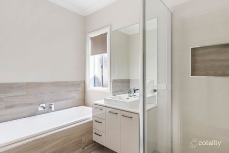 Property photo of 13 Romney Way Clyde North VIC 3978