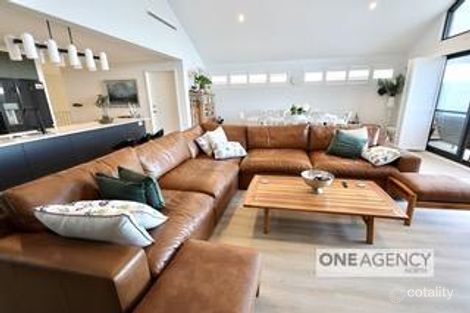 2a Seawind Dr, Silver Sands, WA 6210