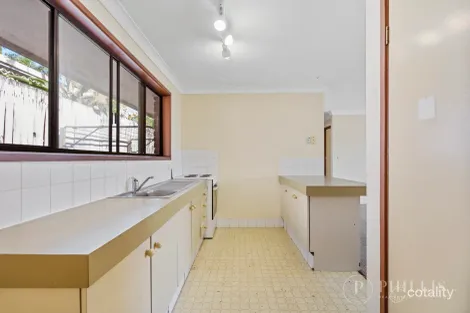 Property photo of 2/77 Corunna Crescent Ashmore QLD 4214