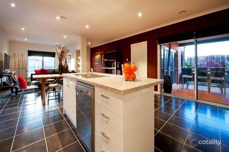 Property photo of 14 Stonegate Drive Wollert VIC 3750