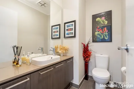 Property photo of 28 Featherwood Crescent Craigieburn VIC 3064