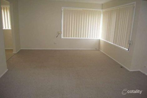 Property photo of 105 The Parkway Bradbury NSW 2560