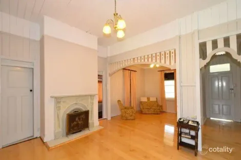 Property photo of 28 Westbourne Street Highgate Hill QLD 4101