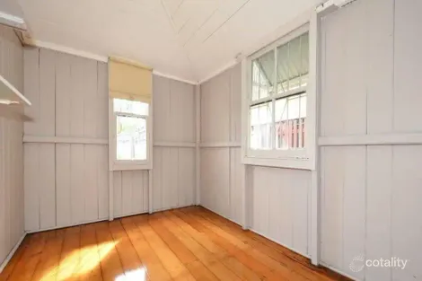 Property photo of 28 Westbourne Street Highgate Hill QLD 4101