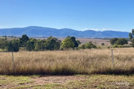 272 Hamiltons Lane, Toogoolawah, QLD 4313