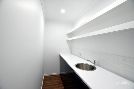 9 Markowitz Pl, Kirkwood, QLD 4680