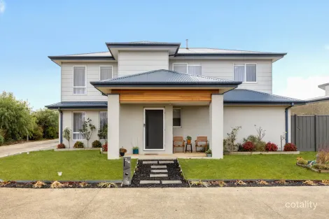 Property photo of 2/16 Cover Drive New Gisborne VIC 3438