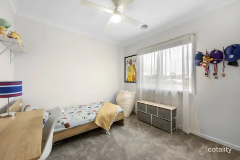 Property photo of 2/16 Cover Drive New Gisborne VIC 3438