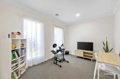 Property photo of 2/16 Cover Drive New Gisborne VIC 3438
