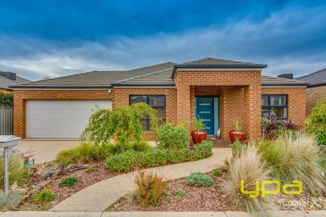 Property photo of 16 Flagstaff Loop Craigieburn VIC 3064