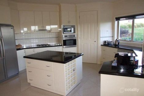 Property photo of 7 St John Circle Chirnside Park VIC 3116
