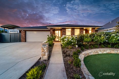 4 Cazneaux Cres, Weston, ACT 2611