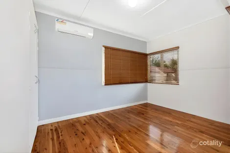 Property photo of 33 Toongarra Road Leichhardt QLD 4305