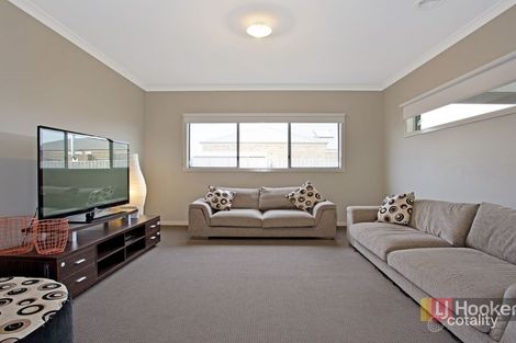 Property photo of 35 Cassowary Avenue Pakenham VIC 3810