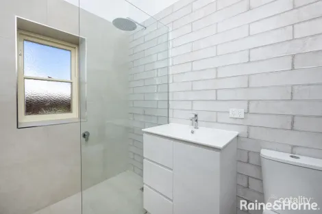 Property photo of 31 Grandview Avenue Turvey Park NSW 2650