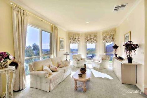 Property photo of 5 Hasken Court Berwick VIC 3806