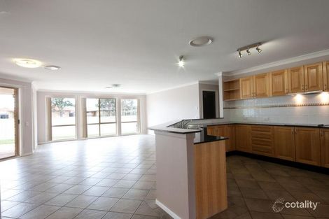 Property photo of 4 Carley Close Hunterview NSW 2330