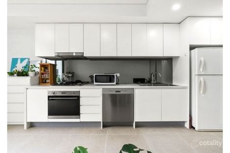 Property photo of 18 Pemberton Street Botany NSW 2019