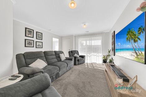 Property photo of 18 Grevillea Place Pakenham VIC 3810