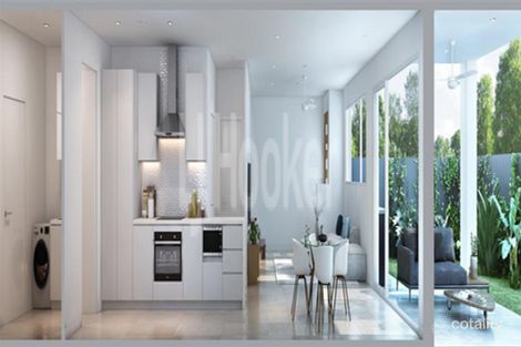 1/104 Pohlman St, Southport, QLD 4215