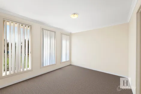 Property photo of 17 Voyager Street Wadalba NSW 2259