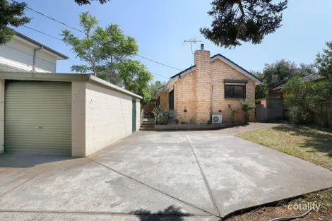 8 Ian Cres, Airport West, VIC 3042