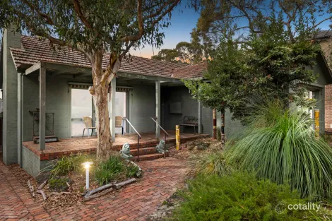 Property photo of 10 Inverell Avenue Mount Waverley VIC 3149