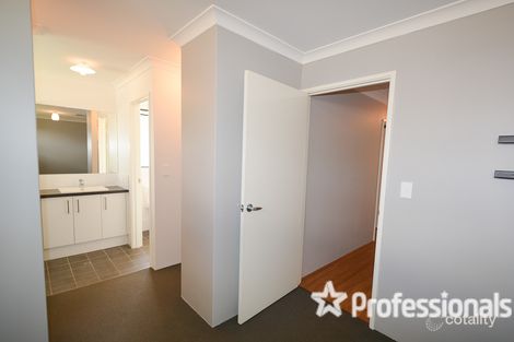 Property photo of 25 Worlington Loop Meadow Springs WA 6210