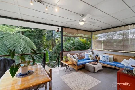 Property photo of 2/13 Heavey Crescent Whitfield QLD 4870