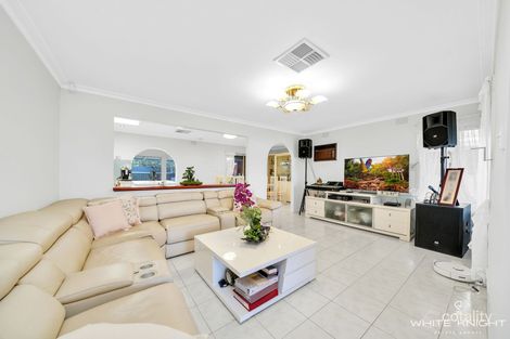 Property photo of 16 Chelmsford Crescent St Albans VIC 3021