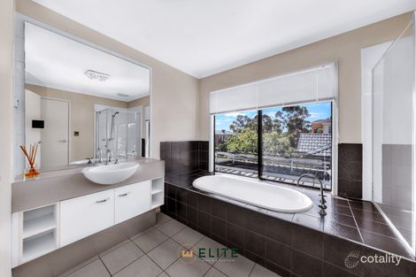 Property photo of 42 Riviera Drive Berwick VIC 3806