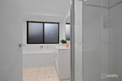 Property photo of 33 Chanel Court Wulkuraka QLD 4305