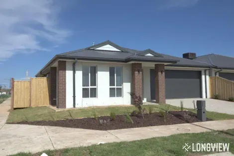 Property photo of 16 Whitby Circuit Fraser Rise VIC 3336