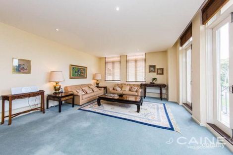 Property photo of 12/322-328 Albert Street East Melbourne VIC 3002