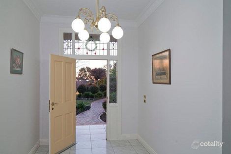 Property photo of 4 Essex Court Strathdale VIC 3550