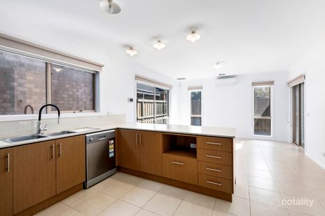 Property photo of 16 Gordes Street Fraser Rise VIC 3336