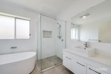 Property photo of 4 Higgins Avenue Elderslie NSW 2570