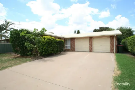 Property photo of 1 Grant Place Emerald QLD 4720